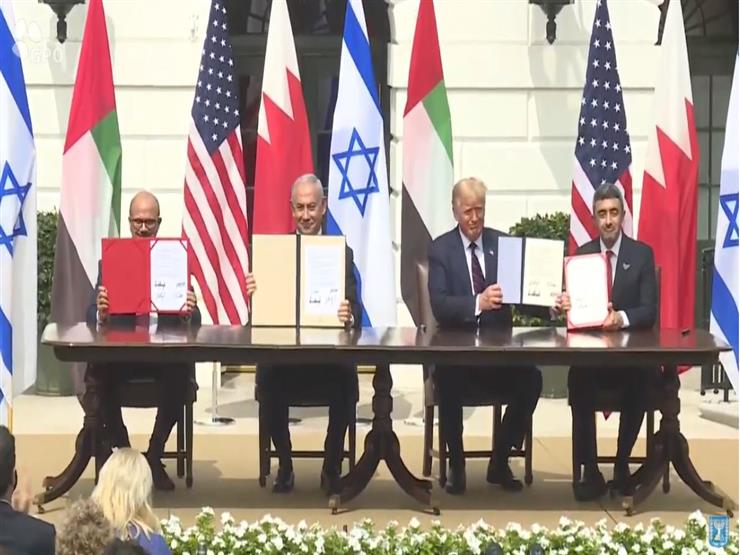 صحيفة إسرائيلية: انضمام دولتين عربيتين إلى قائمة التطبيع قريبًا صحيفة إسرائيلية: انضمام دولتين عربيتين إلى قائمة التطبيع قريبًا