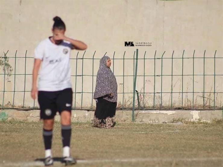 سيدة الملعب.. حكاية "صفاء" وكعب داير في ملاعب مصر لتحقيق حلم ابنتها سيدة الملعب.. حكاية "صفاء" وكعب داير في ملاعب مصر لتحقيق حلم ابنتها