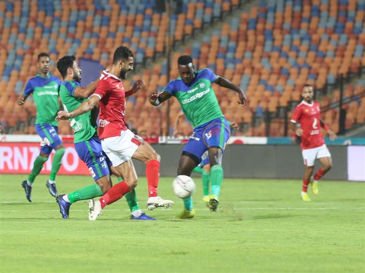 الأهلي يكتفي بالتعادل السلبي أمام المقاصة بعد حسم لقب الدوري الأهلي يكتفي بالتعادل السلبي أمام المقاصة بعد حسم لقب الدوري