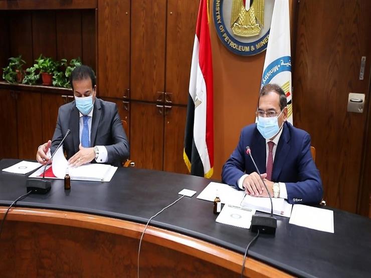 وزير التعليم العالي يؤكد ضرورة إعداد برنامج تدريبي في مجال قطاع البترول وزير التعليم العالي يؤكد ضرورة إعداد برنامج تدريبي في مجال قطاع البترول