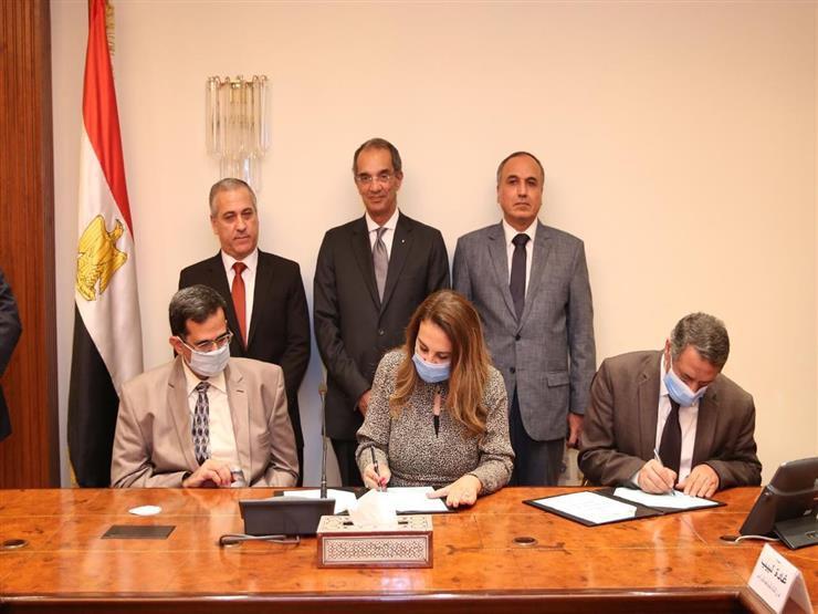 "الاتصالات" تتفق على إتاحة إصدارات مؤسسة الأهرام على منصة تراث مصر الرقمي "الاتصالات" تتفق على إتاحة إصدارات مؤسسة الأهرام على منصة تراث مصر الرقمي