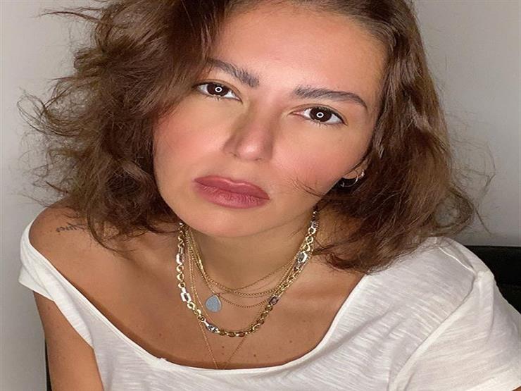 فيديو| لقاء الخميسي تستعرض أناقتها في إطلالة قديمة فيديو| لقاء الخميسي تستعرض أناقتها في إطلالة قديمة