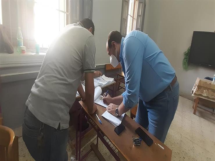 وكيل لجنة الشئون الإفريقية بالنواب يدلي بصوته في انتخابات الشيوخ بالمنوفية وكيل لجنة الشئون الإفريقية بالنواب يدلي بصوته في انتخابات الشيوخ بالمنوفية